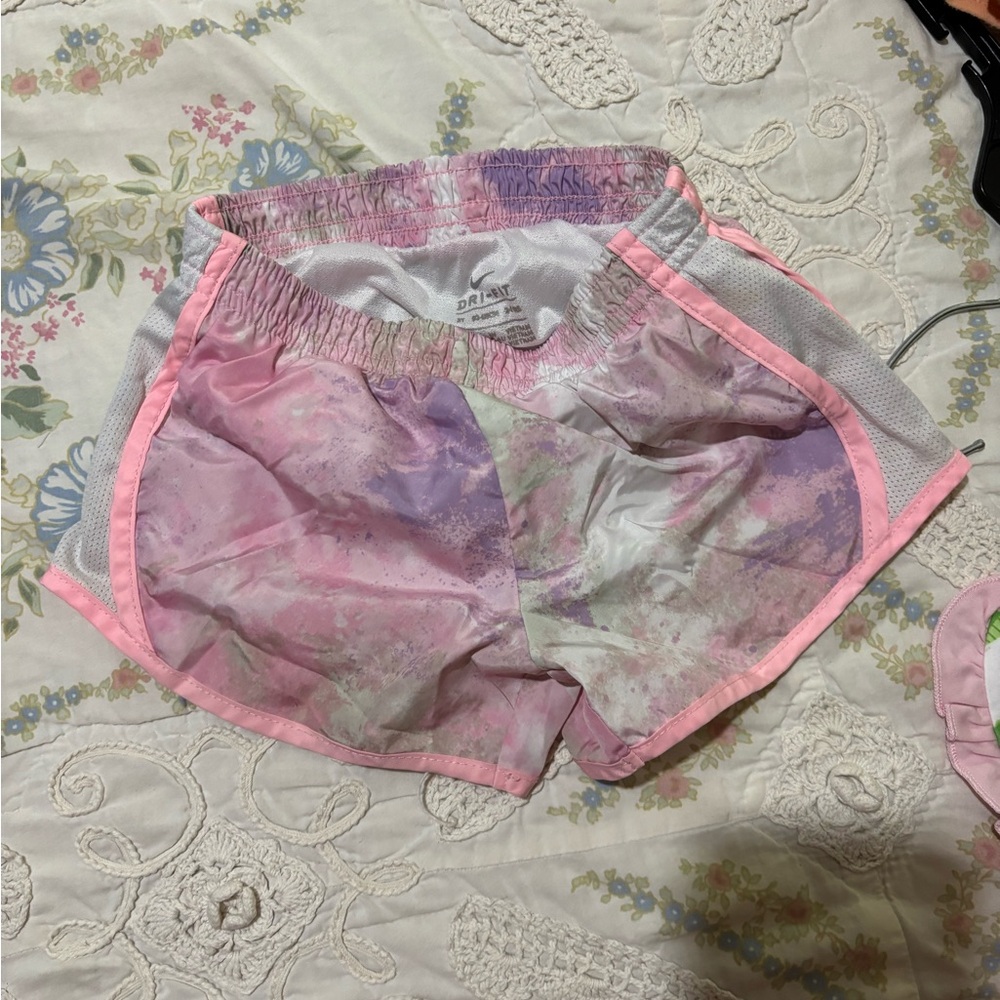 Authentic 3T tempo Nike Girls shorts Pink and white  Shorts